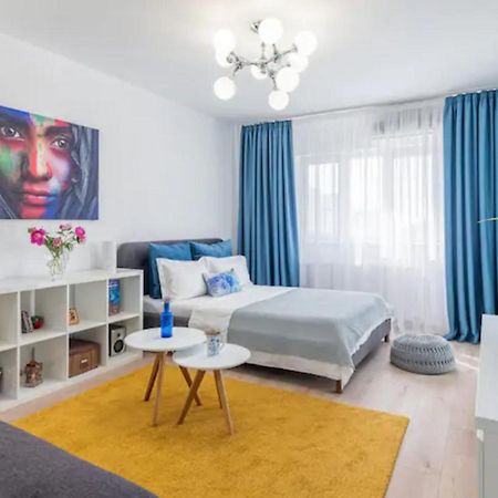 Cosy & Chic Studio Close By Victoria Square Boekarest Buitenkant foto