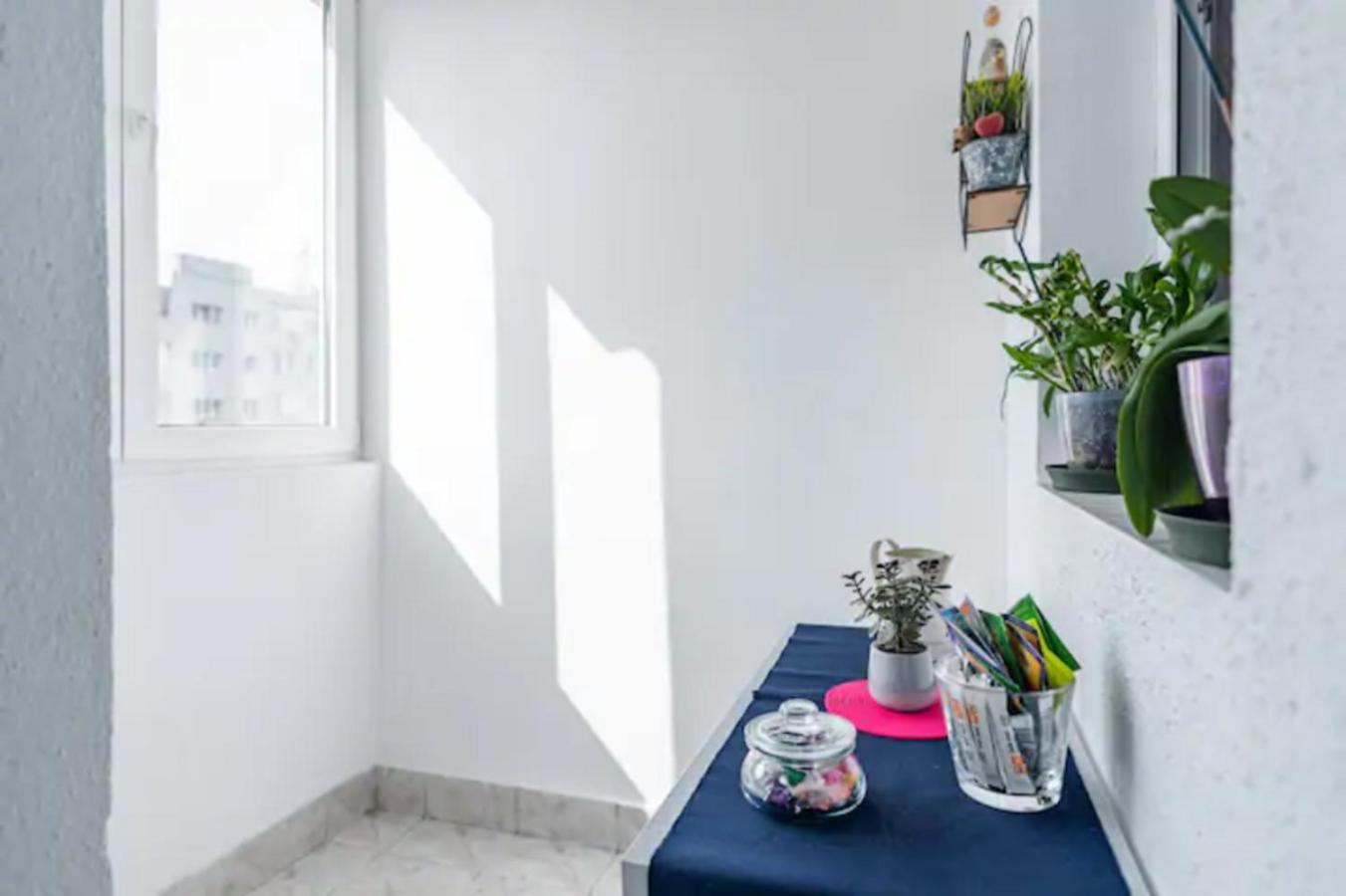 Cosy & Chic Studio Close By Victoria Square Boekarest Buitenkant foto