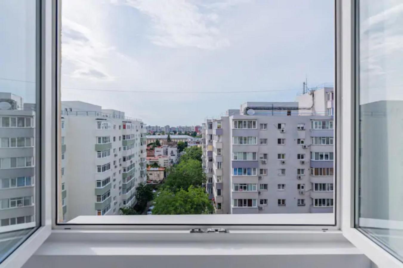 Cosy & Chic Studio Close By Victoria Square Boekarest Buitenkant foto